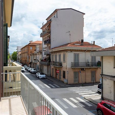 La Suite 2 Ondina Viareggio 200M From Sea - Happy Rentals Extérieur photo
