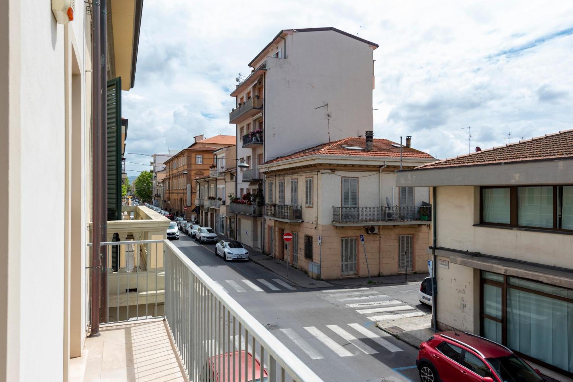 La Suite 2 Ondina Viareggio 200M From Sea - Happy Rentals Extérieur photo